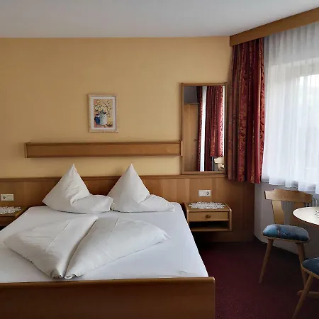 Apart Ideal Aparthotel Ladis