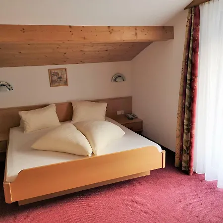 Apart Ideal Aparthotel Ladis