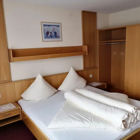 Apart Ideal Aparthotel