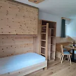 Ideal Aparthotel Ladis